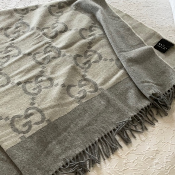 NEW AUTH GUCCI GG logo grey luxury throw blanket monogram fringe 72”x 54” - Picture 12 of 12
